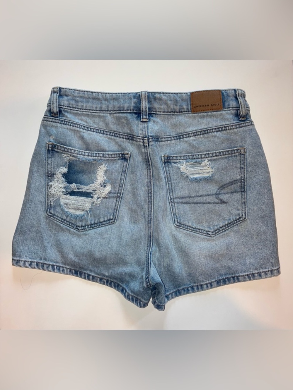 AE - Mom Distressed Shorts - Picture 4 of 7